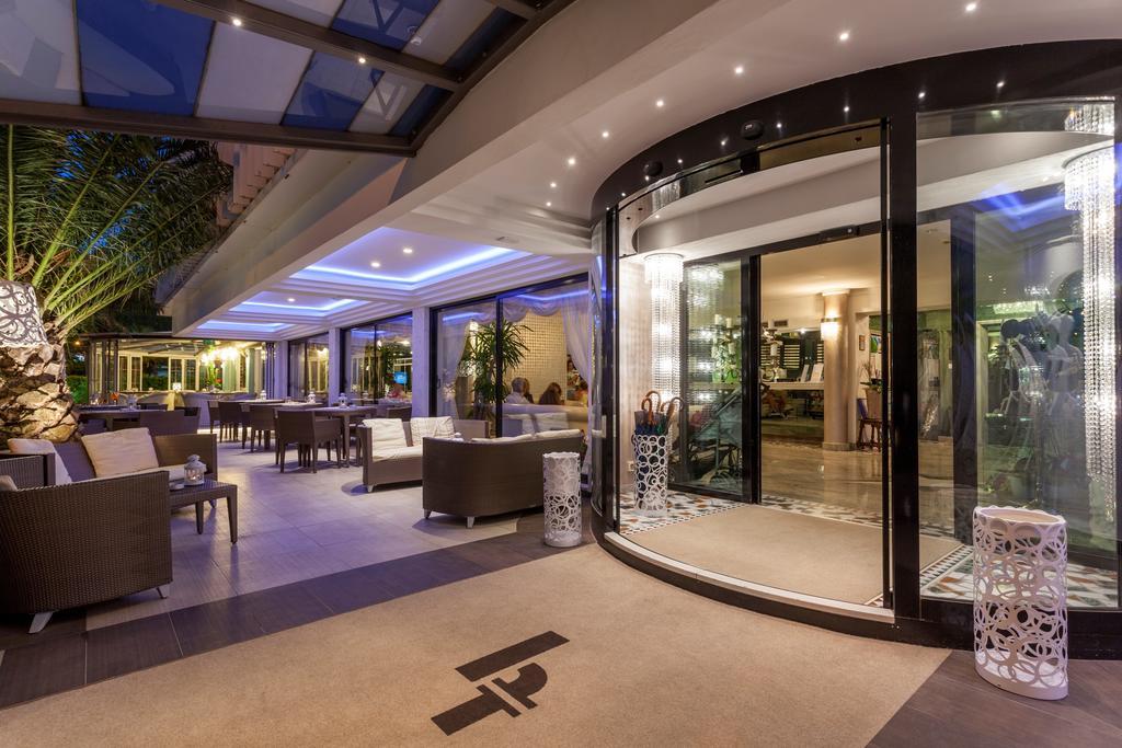 Hotel Feldberg Риччоне Экстерьер фото