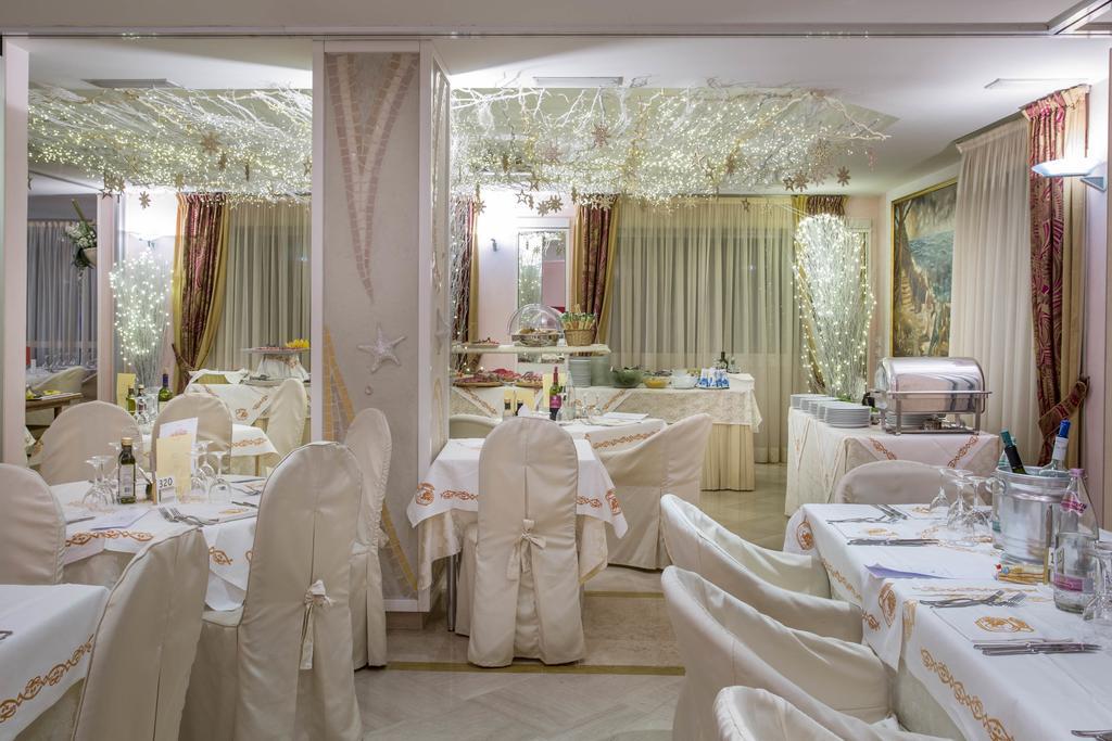 Hotel Feldberg Риччоне Экстерьер фото