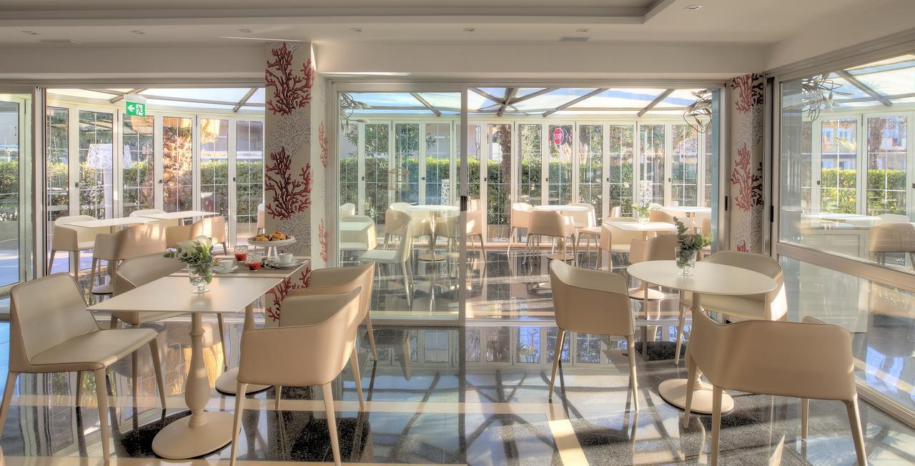 Hotel Feldberg Риччоне Экстерьер фото
